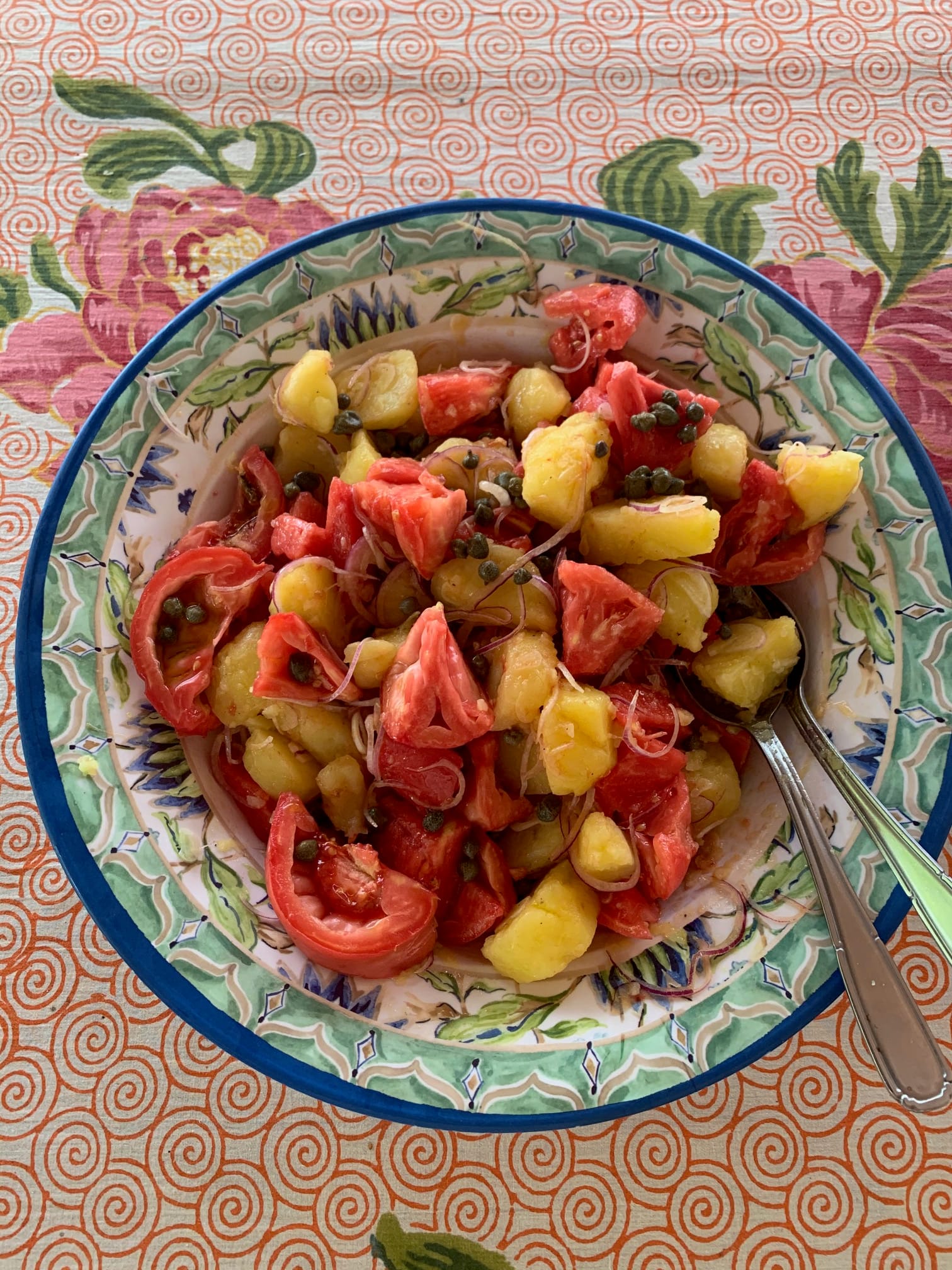 The Mediterranean routes and the secret of the island salads